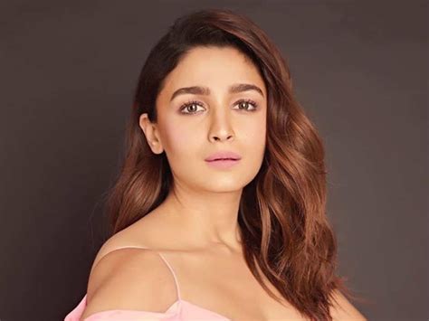 nude aliya bhatt|Alia Bhatt Nude: Porn Videos & Sex Tapes @ xHamster